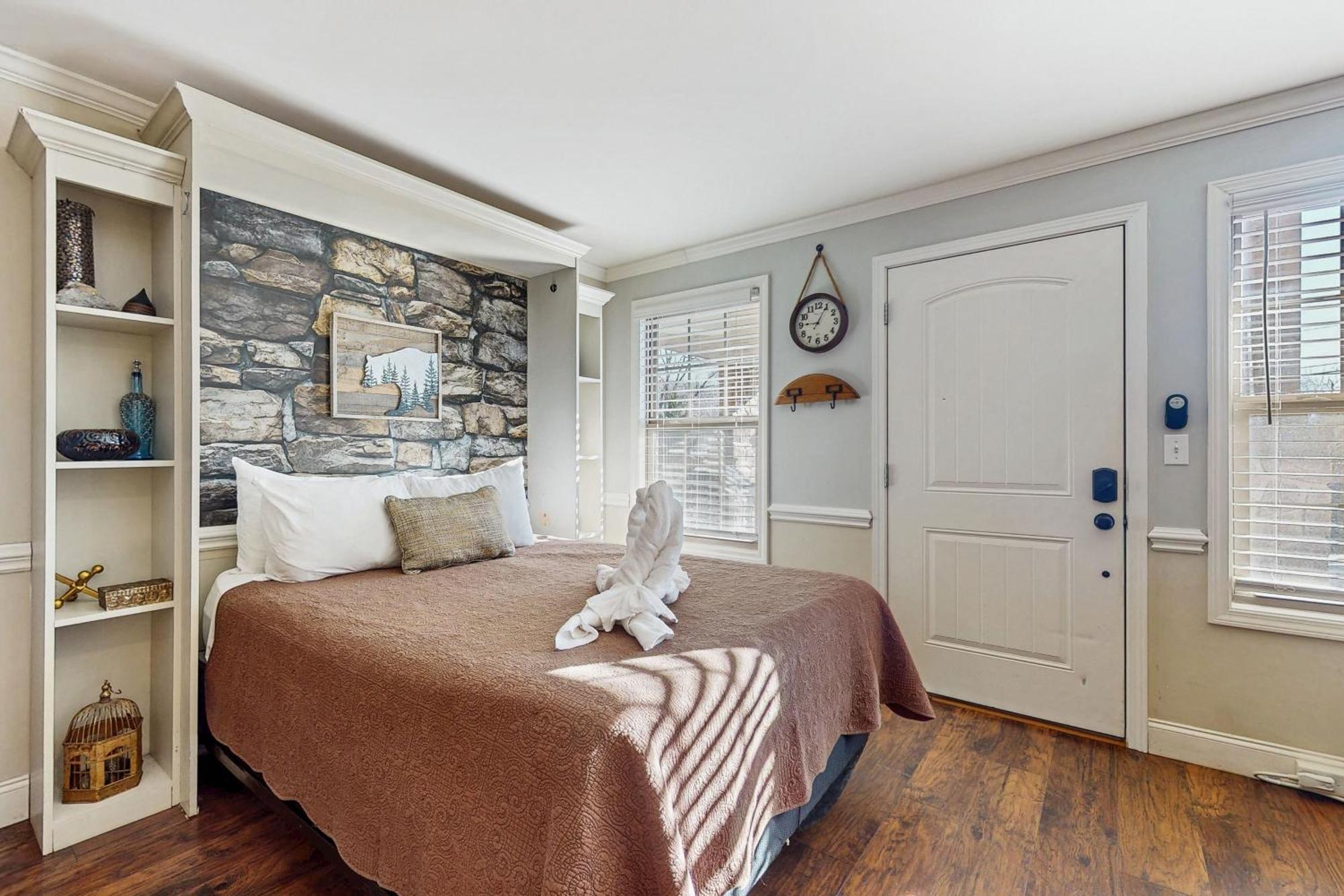Little River Loft & Riverfront Gem 타운센드 외부 사진